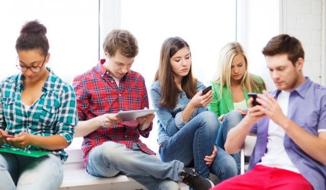 Why the many smartphone messaging choices are stressing out young Australians