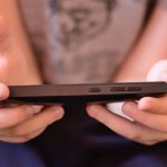 A quarter of Australian parents will be gifting their child a smartphone this Christmas