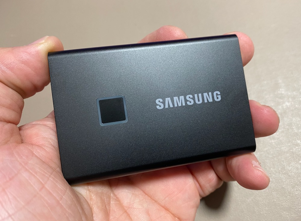 Af Gud Tilpasning Rundt og rundt Samsung's new T7 Touch SSD has the fastest transfer speeds and fingerprint  security - Tech Guide