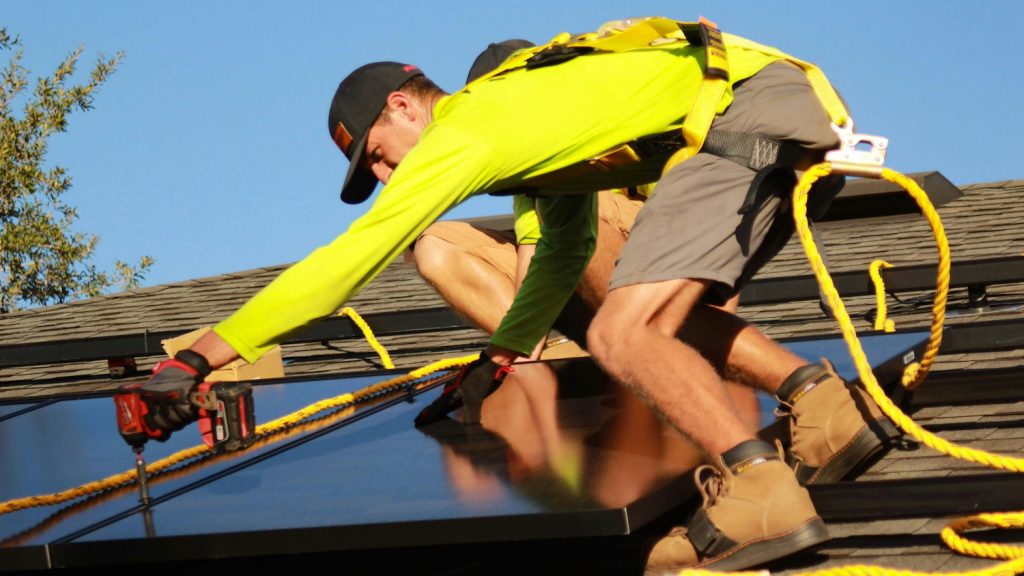 Reasons Smart Homes Are Adding Solar Batteries