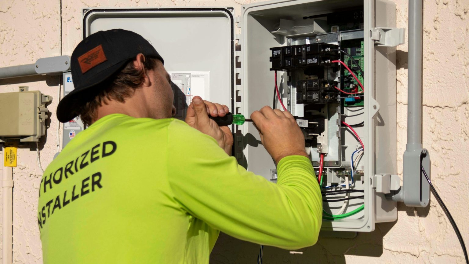The Electrical Red Flags Homeowners Wish They Hadn’t Ignored: A Brief Guide