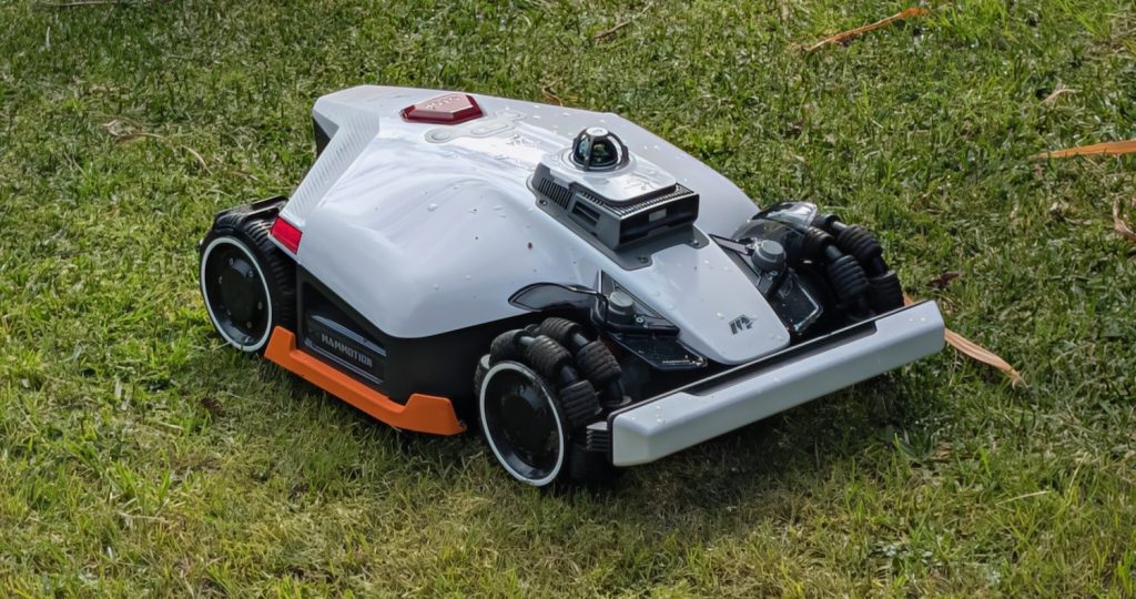 Mammotion LUBA 3 AWD robot mower review – can handle large yards of all shapes and sizes