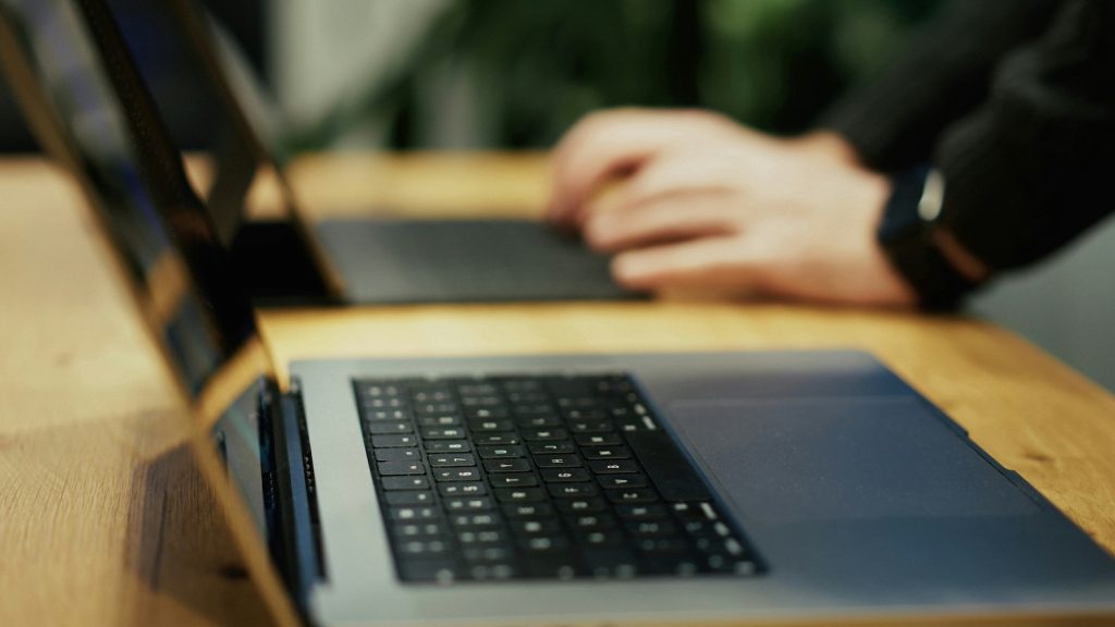 Practical IT Support And Consulting For Daily Operations