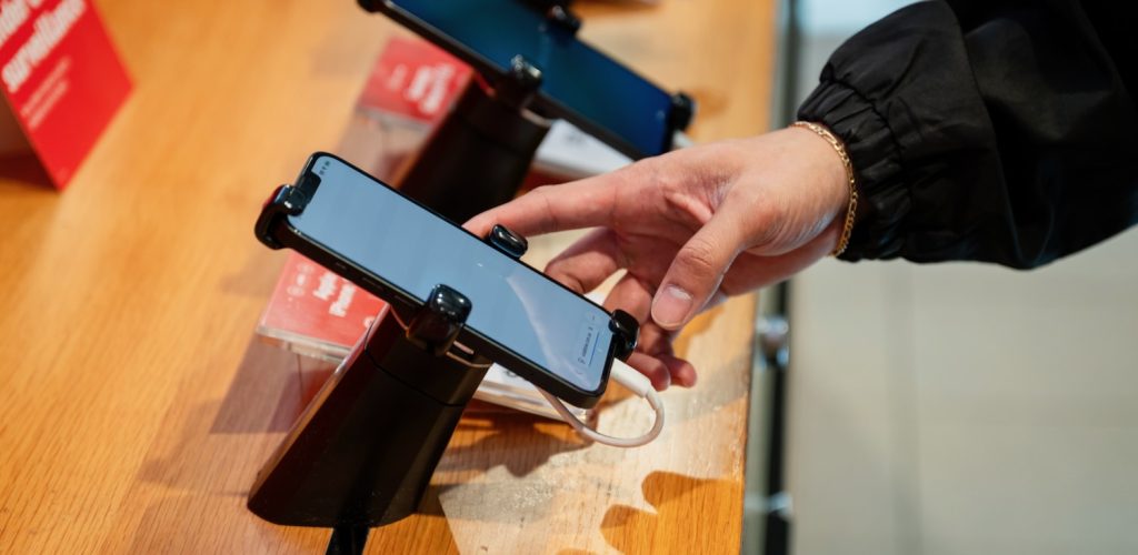 Vodafone launches Australia’s first 48-month mobile plans as we hold on to our devices even longer
