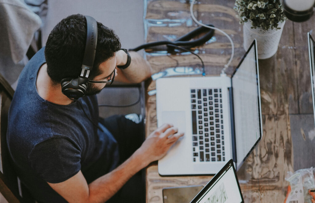 Does Tech Support Need to Be Local? Remote Fixes, Site Visits and Where Distance Matters
